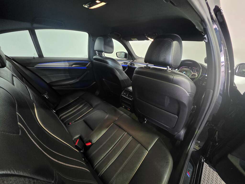 BMW 5 Series M Sport White #36