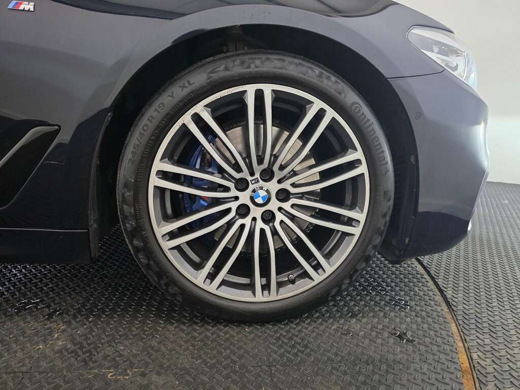 BMW 5 Series M Sport White #55