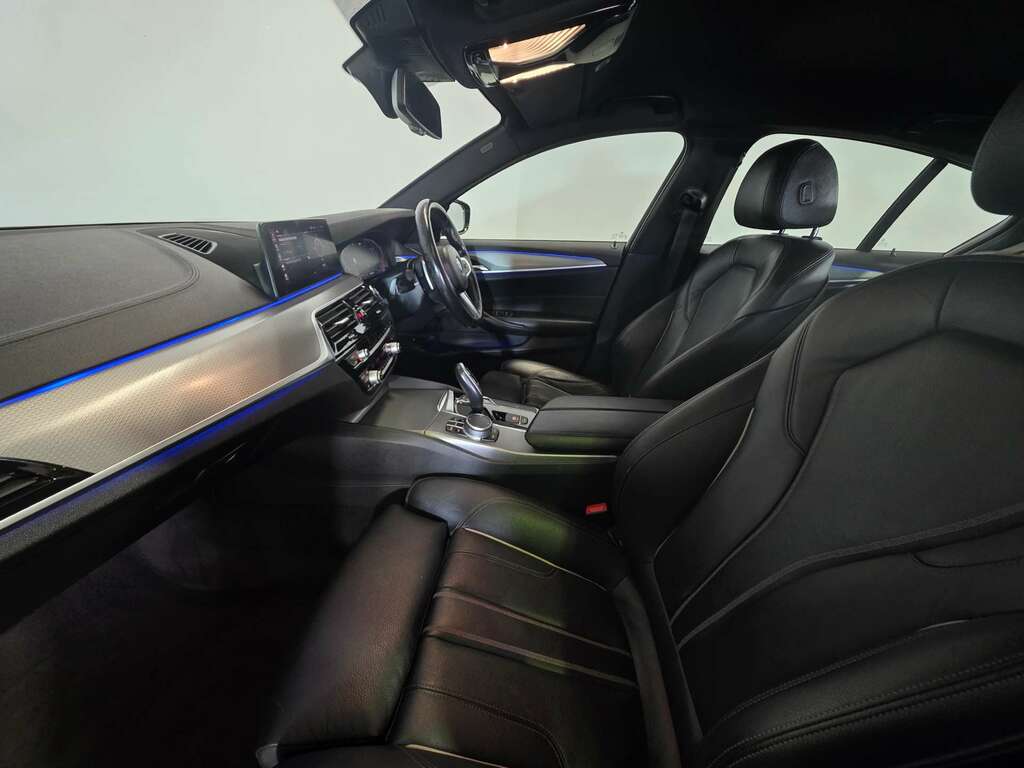 BMW 5 Series M Sport White #50
