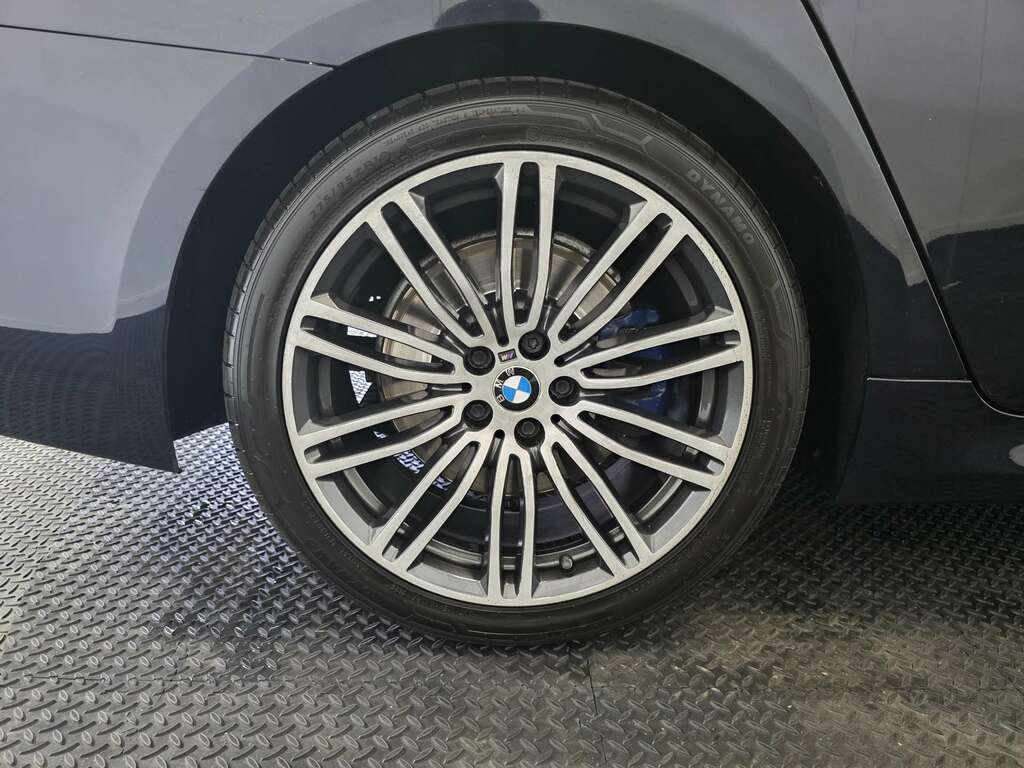 BMW 5 Series M Sport White #54