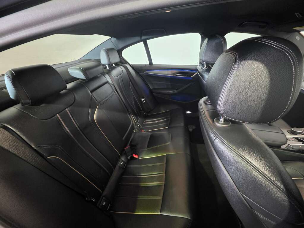 BMW 5 Series M Sport White #37