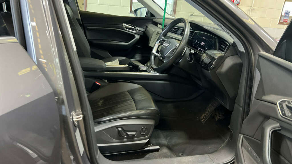 Audi E-tron 55 Suv Quattro 95Kwh 408 Ps Grey #11