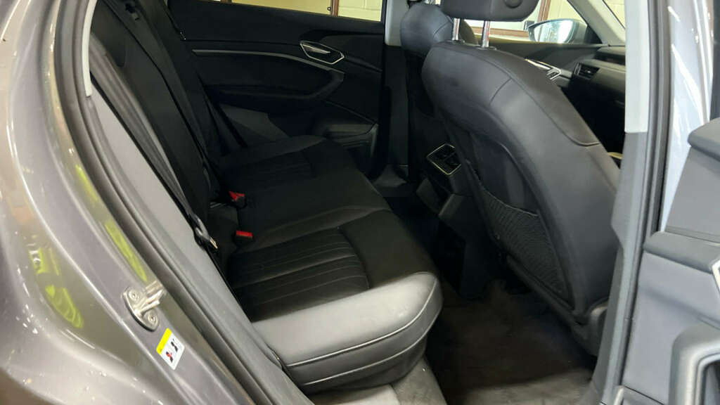 Audi E-tron 55 Suv Quattro 95Kwh 408 Ps Grey #10