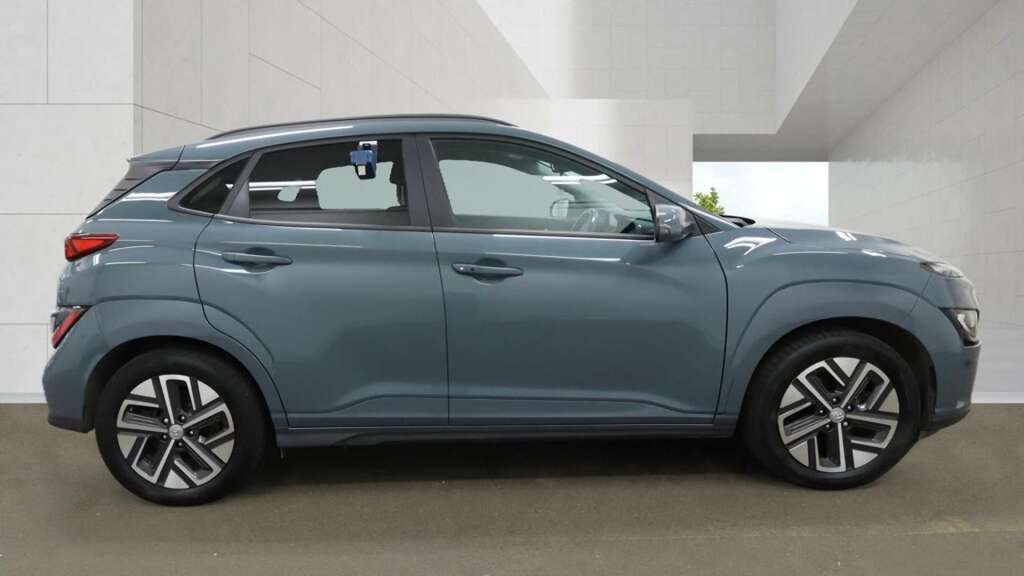 Hyundai Kona 64Kwh Premium Suv 10.5Kw Charge Green #5