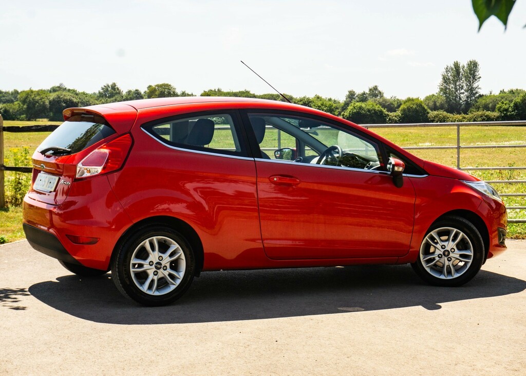 Ford Fiesta 1.5 Tdci Zetec 2015 Red #2
