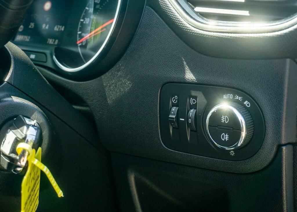 Vauxhall Crossland X Hatchback Black #48