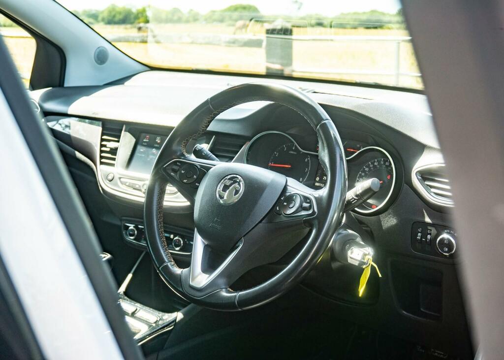 Vauxhall Crossland X Hatchback Black #15