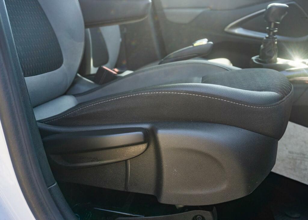 Vauxhall Crossland X Hatchback Black #46