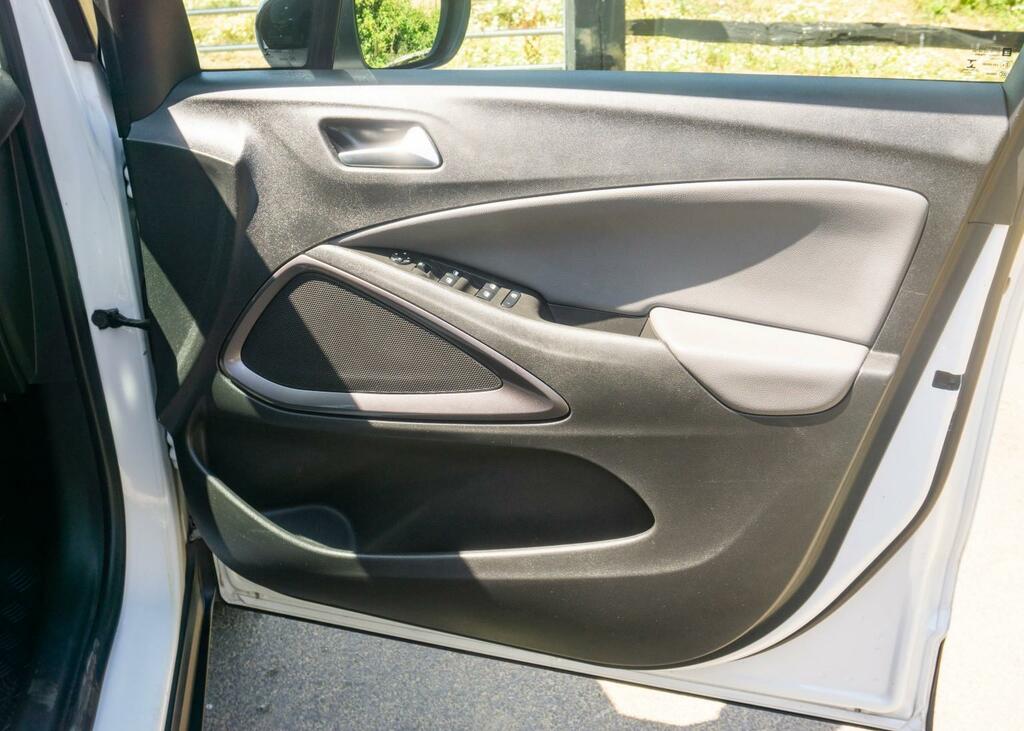 Vauxhall Crossland X Hatchback Black #64