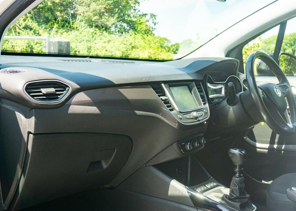 Vauxhall Crossland X Hatchback Black #32