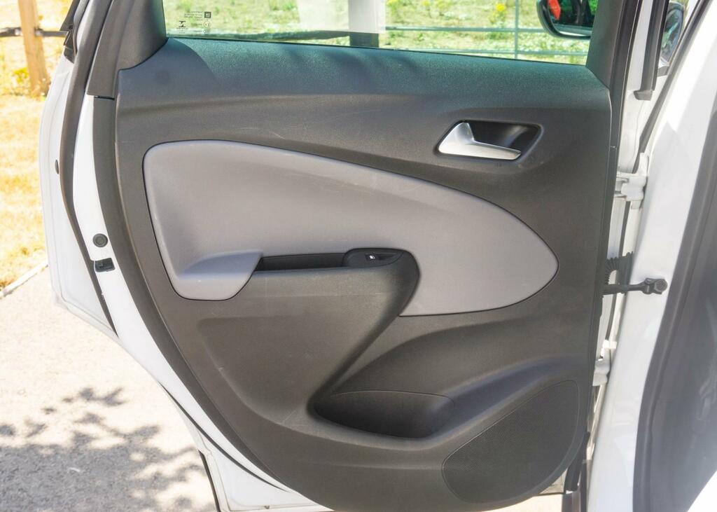 Vauxhall Crossland X Hatchback Black #62