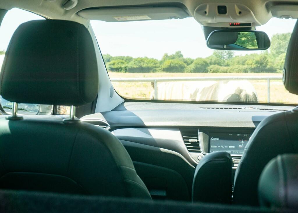 Vauxhall Crossland X Hatchback Black #12