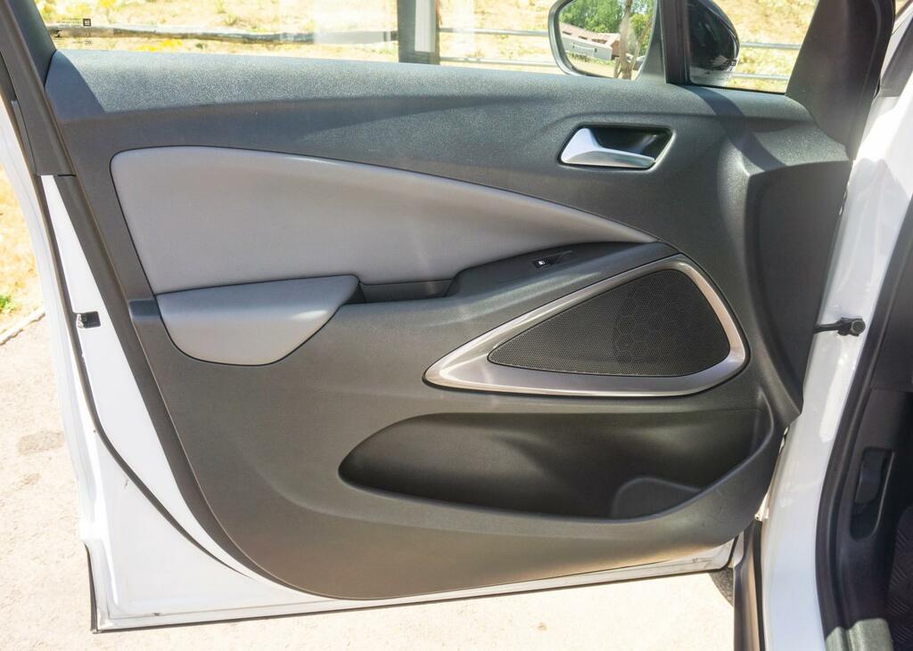 Vauxhall Crossland X Hatchback Black #59