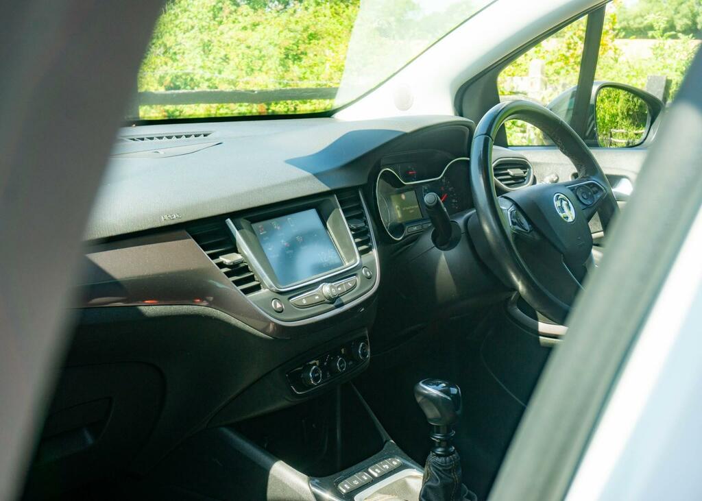 Vauxhall Crossland X Hatchback Black #31