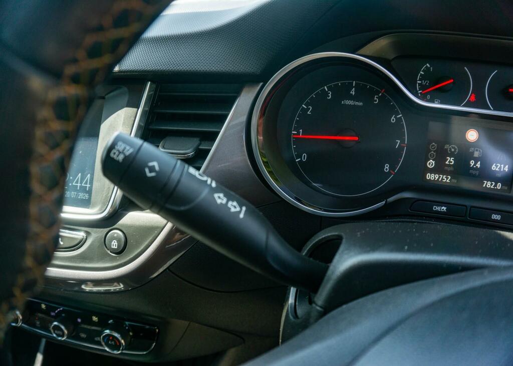 Vauxhall Crossland X Hatchback Black #27