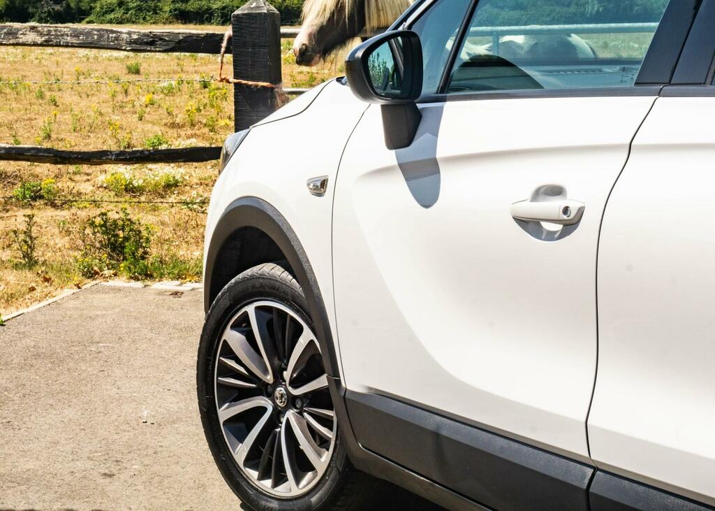 Vauxhall Crossland X Hatchback Black #18