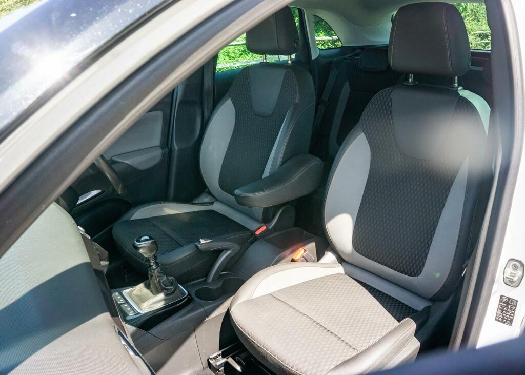 Vauxhall Crossland X Hatchback Black #9