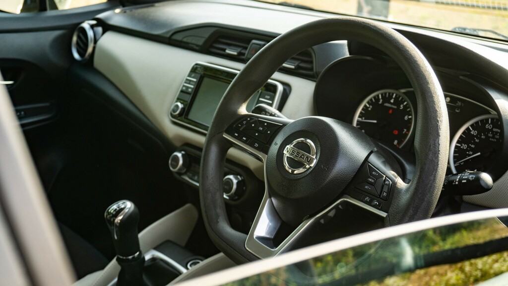 Nissan Micra Micra Acenta Red #9