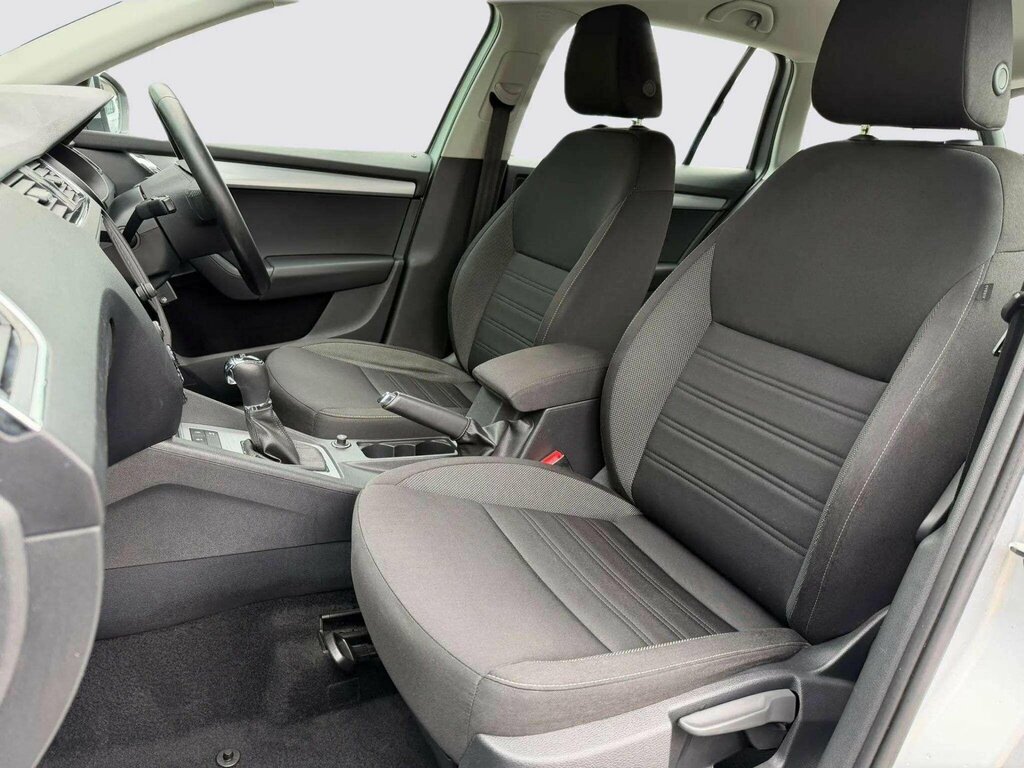 Skoda Octavia 1.4L Se L Blue #9