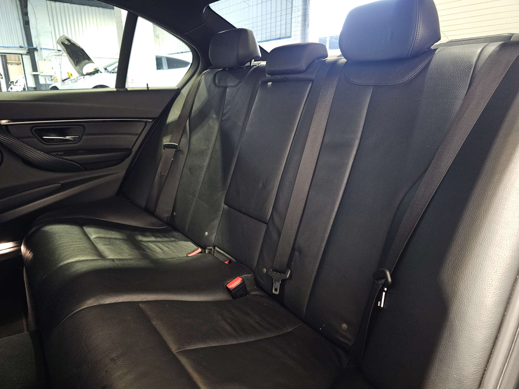 BMW 3 Series 1.5 318I Sport Touring Euro 6 Ss Black #9