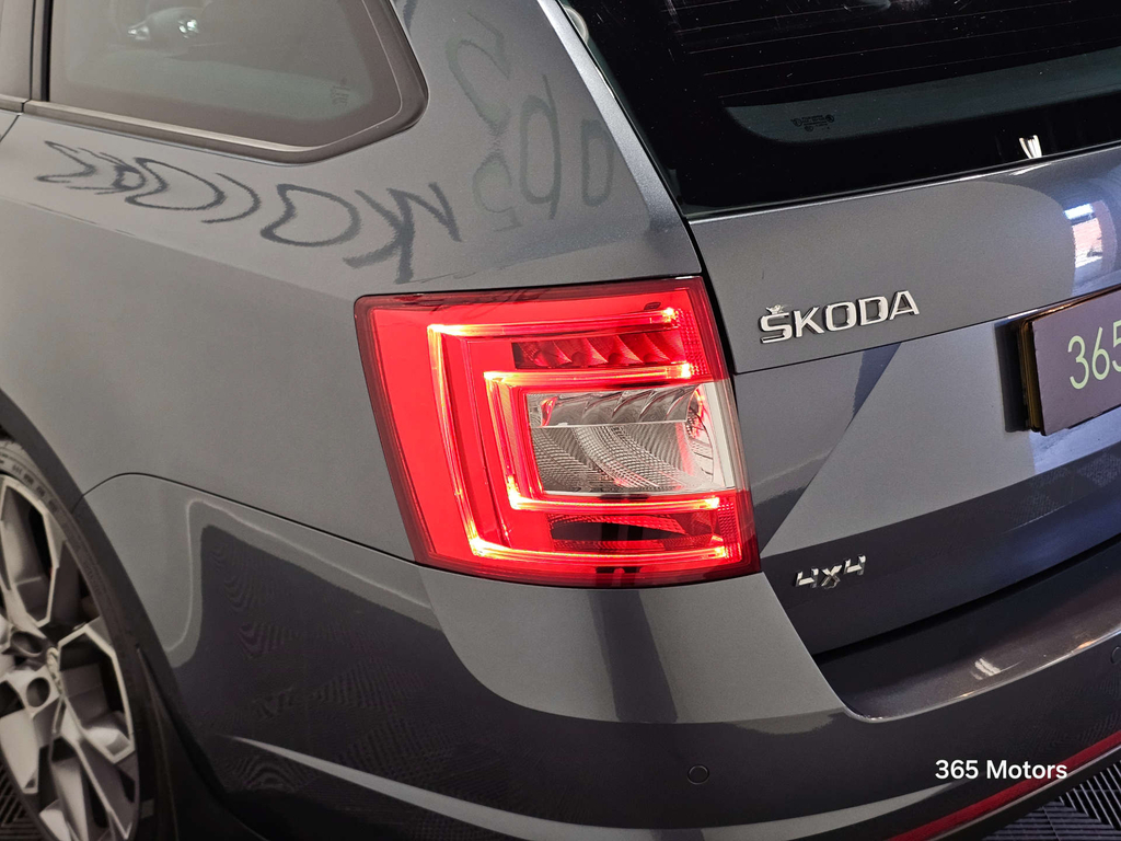Skoda Octavia Vrs Tdi Dsg Red #24