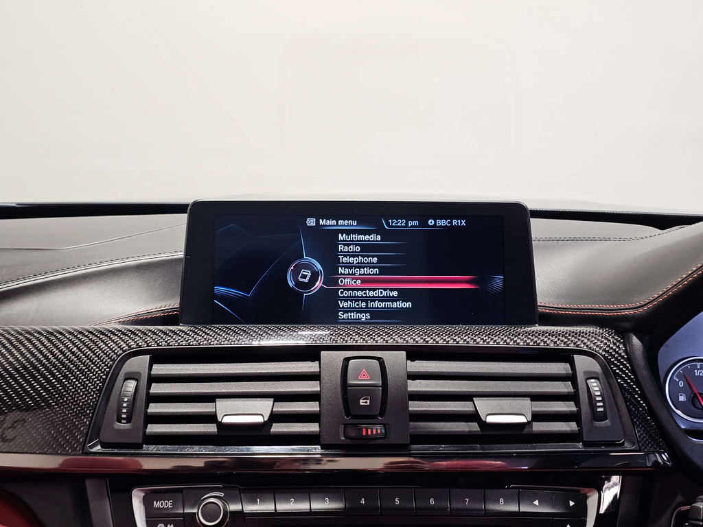 BMW M4 Biturbo Coupe White #37
