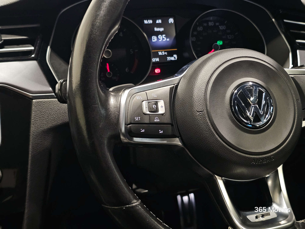 Volkswagen Passat Estate Blue #36