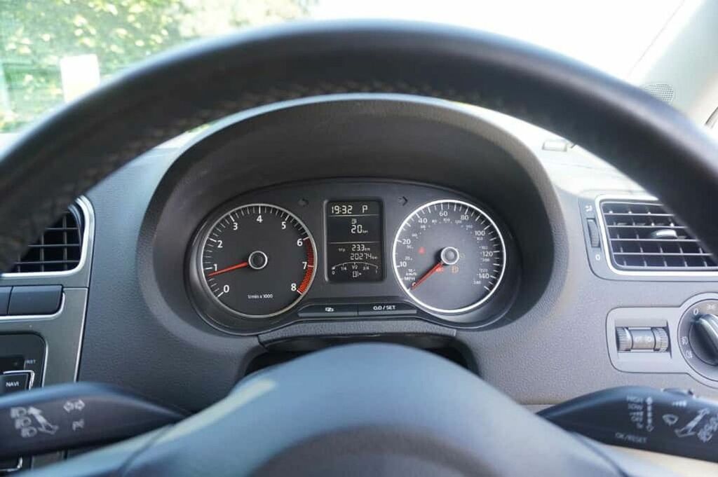 Volkswagen Polo 1.2 Match Euro 5 White #17