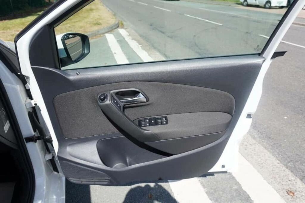 Volkswagen Polo 1.2 Match Euro 5 White #16