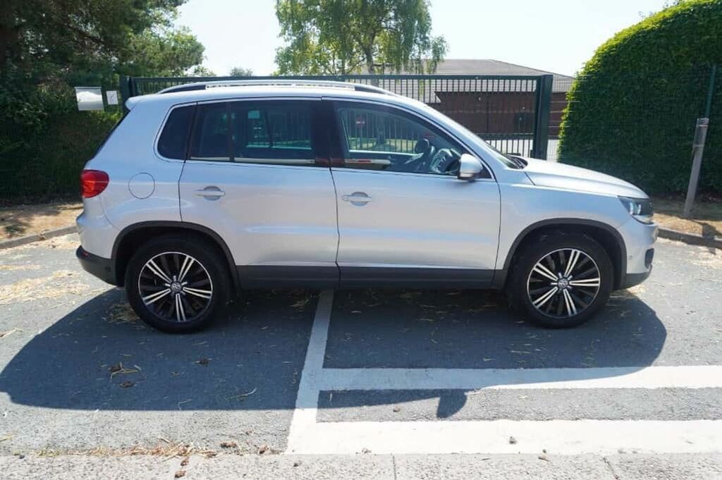Volkswagen Tiguan 2.0 Tdi Bluemotion Tech Sport 2Wd Full Hi Black #8