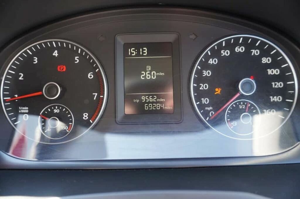 Volkswagen Caddy Petrol White #4