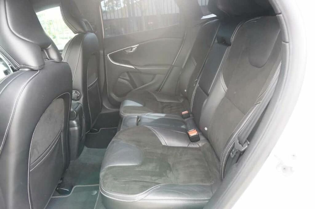 Volvo V40 D4 R-design Lux Nav Winter Packpark Cameradrive Black #15