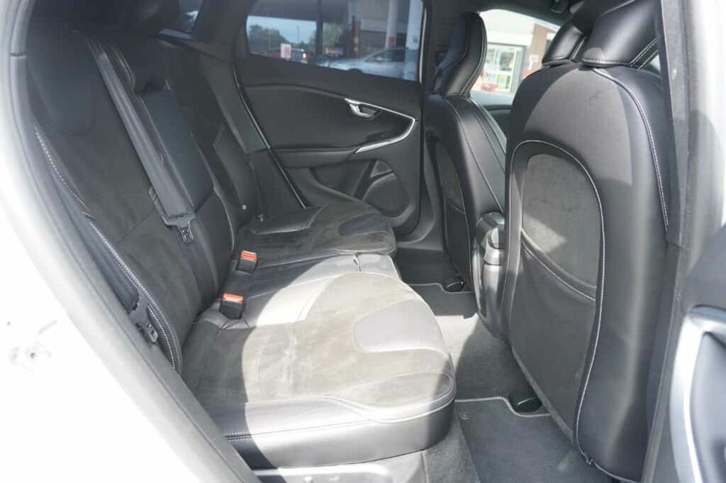 Volvo V40 D4 R-design Lux Nav Winter Packpark Cameradrive Black #14