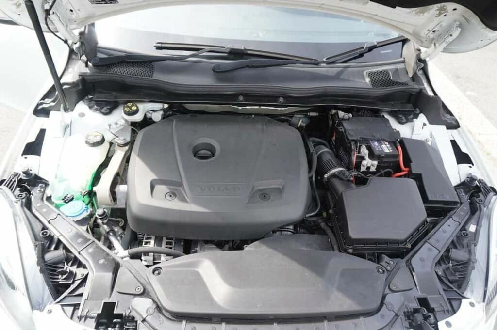 Volvo V40 D4 R-design Lux Nav Winter Packpark Cameradrive Black #30