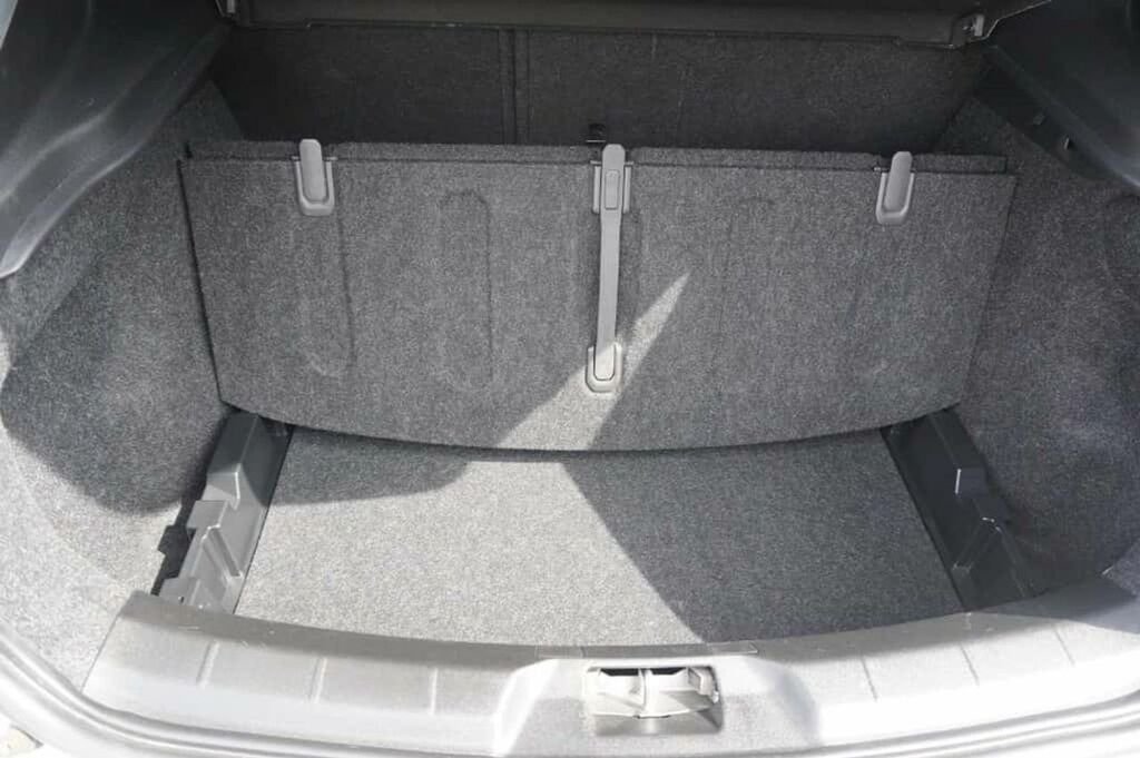 Volvo V40 D4 R-design Lux Nav Winter Packpark Cameradrive Black #13