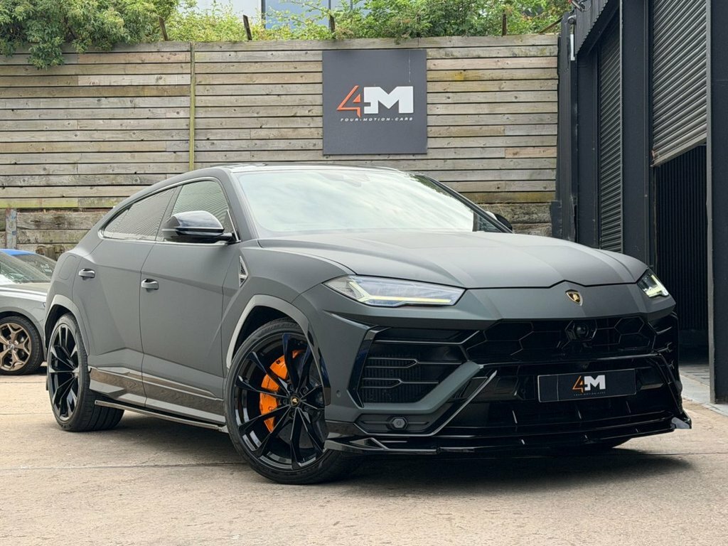 Lamborghini Urus Petrol Black