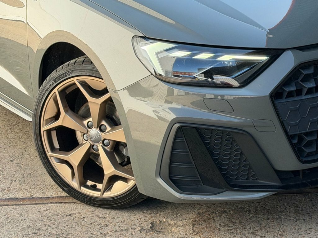 Audi A1 1.5 Tfsi 35 S Line Contrast Edition Sportback YK20WFL Grey #4