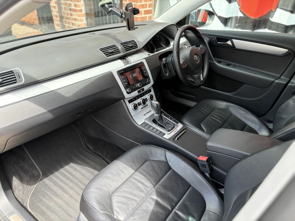 Volkswagen Passat Alltrack 2013 2.0 Tdi Bluemotion Tech Alltrack Estate D Silver #4