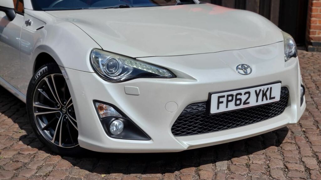 Toyota GT86 2012 2.0 Boxer D-4s Coupe Euro 5 White #3