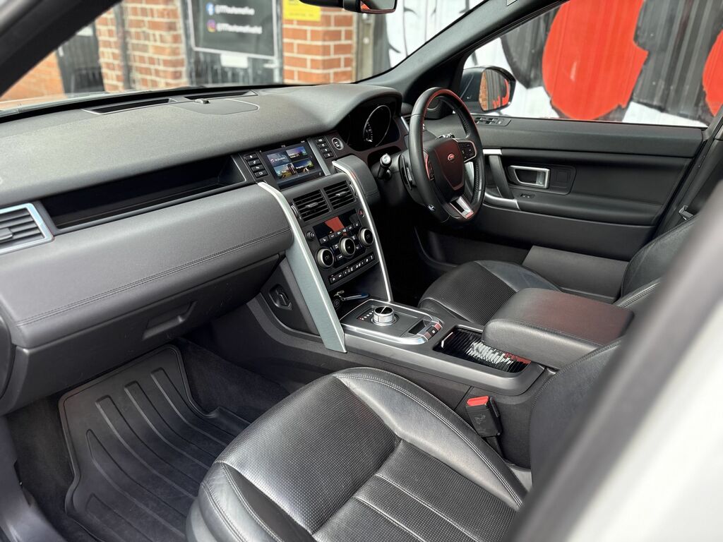 Land Rover Discovery Sport 2016 2.0 Td4 Hse Black Suv 4Wd Eur Black #4