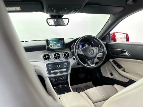 Mercedes-Benz CLA Class 2L Amg Line White #38