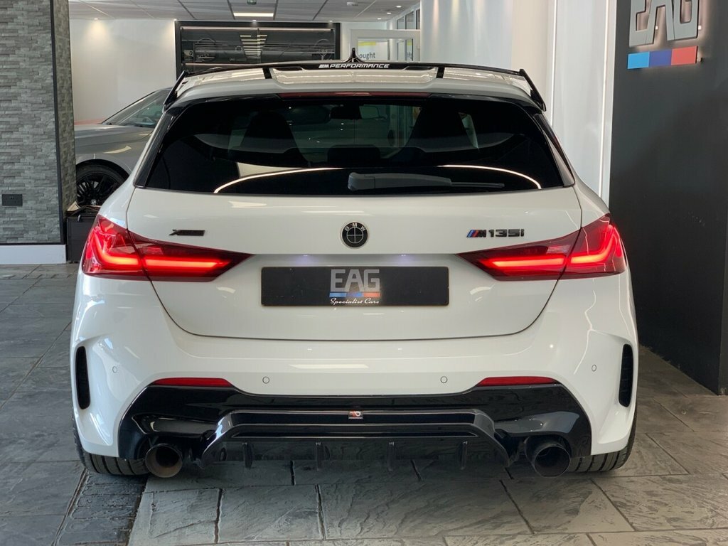 BMW M1 Hatchback White #5