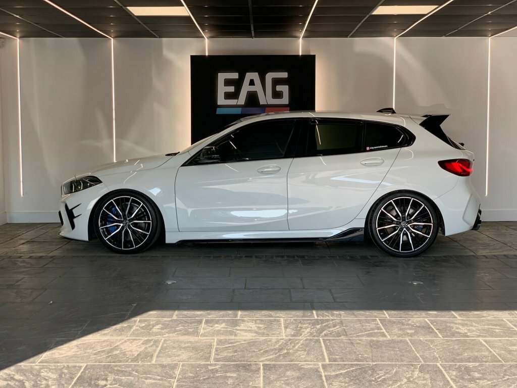 BMW M1 Hatchback White #3