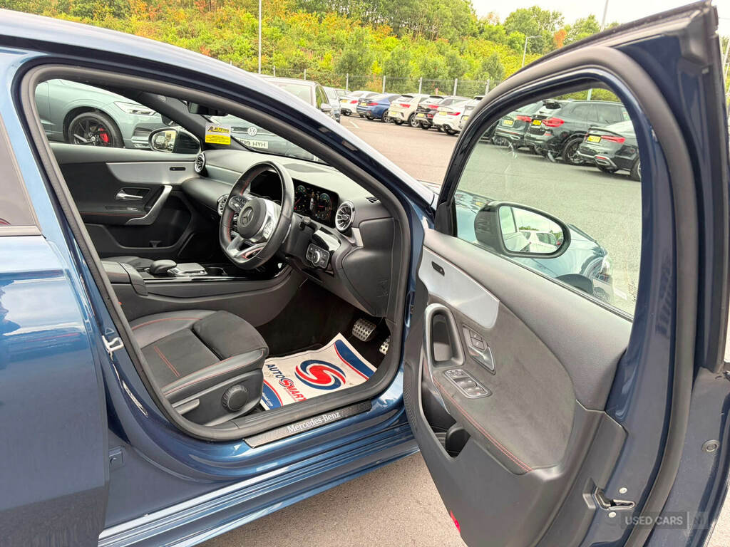 Mercedes-Benz A Class A180d 2.0 Amg Line Executive Blue #5