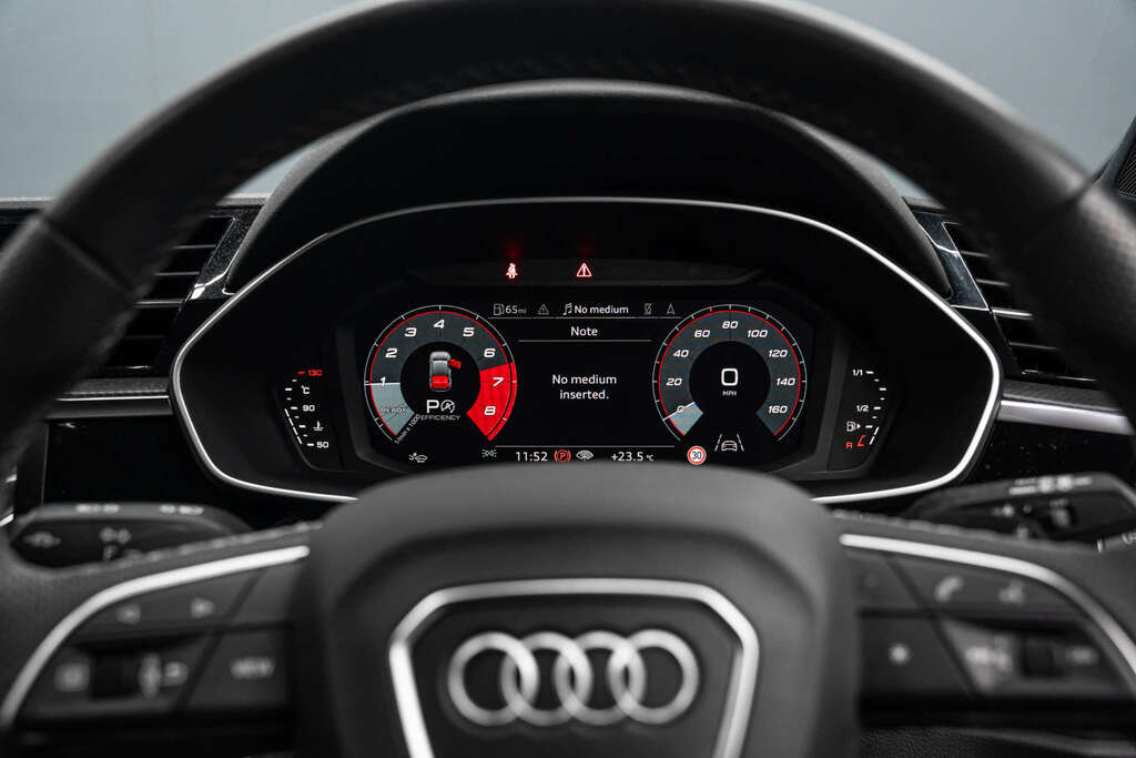 Audi Q3 Black Edition 35 Tfsi EA25VYL  #6