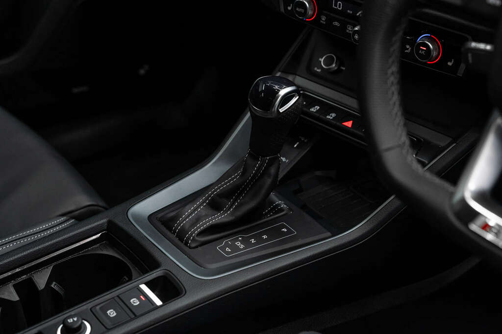 Audi Q3 Black Edition 35 Tfsi EA25VYL  #4