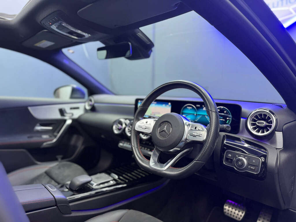 Mercedes-Benz A Class Amg Line Premium E FY70XWK #4