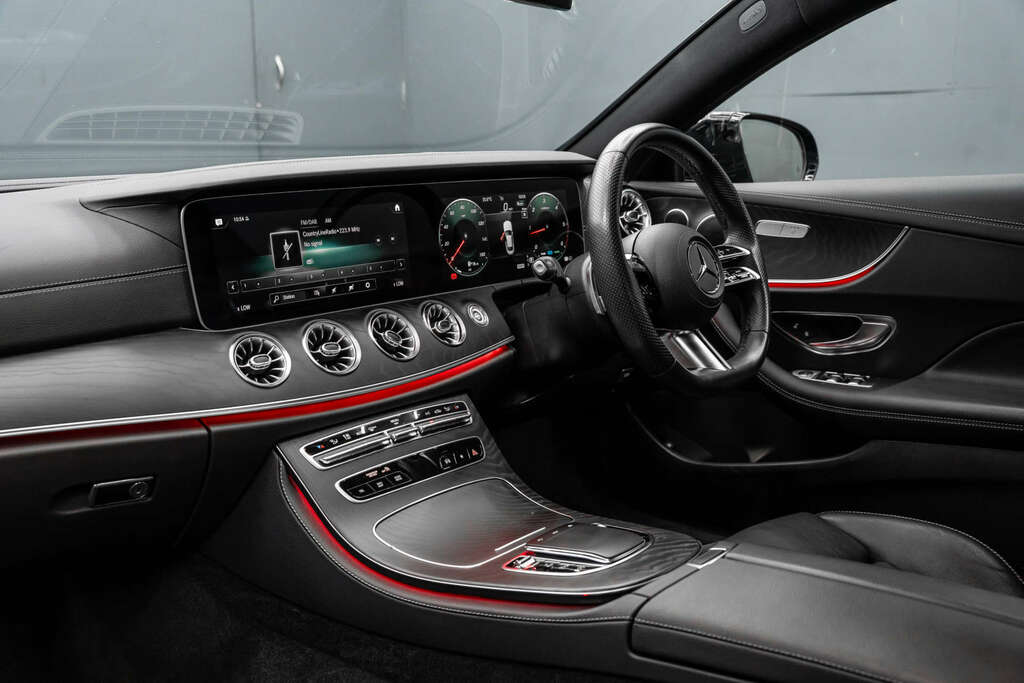 Mercedes-Benz E Class Amg Line Premium D #2