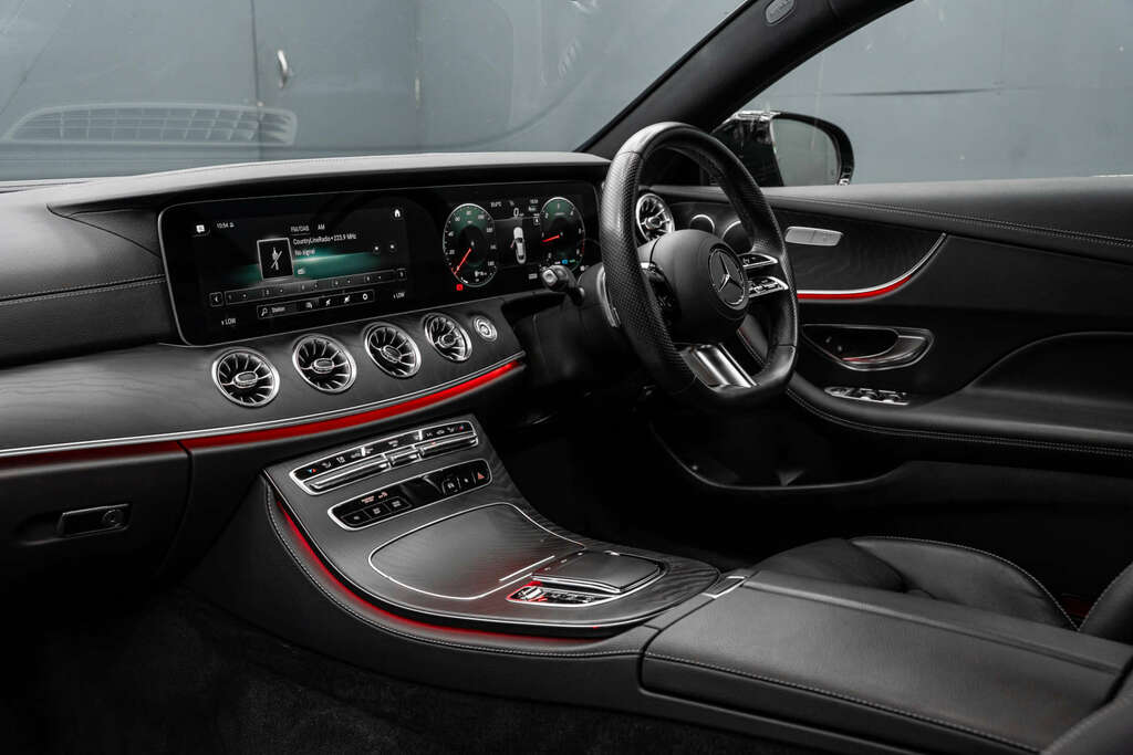 Mercedes-Benz E Class Amg Line Premium D #4