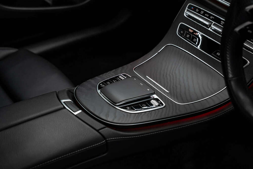 Mercedes-Benz E Class Amg Line Premium D #6